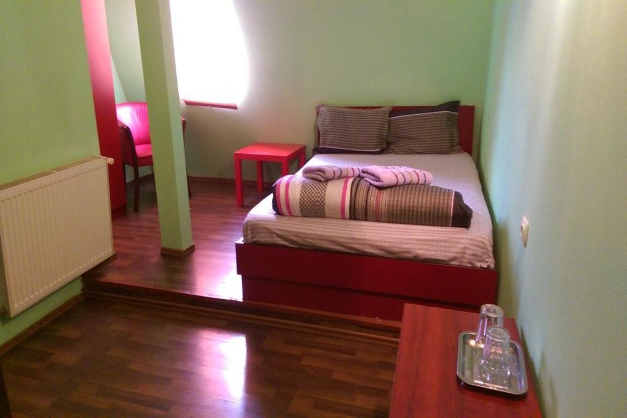 Hotel Casa Verde Prosper Bukares Bagian luar foto