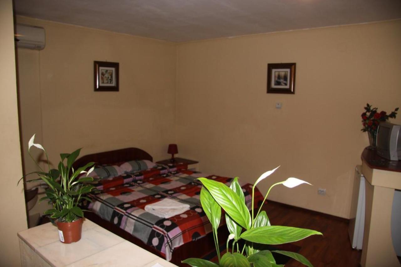 Hotel Casa Verde Prosper Bukares Bagian luar foto
